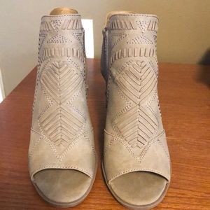 Universal Thread Brown Sandal Booties Size 6.5